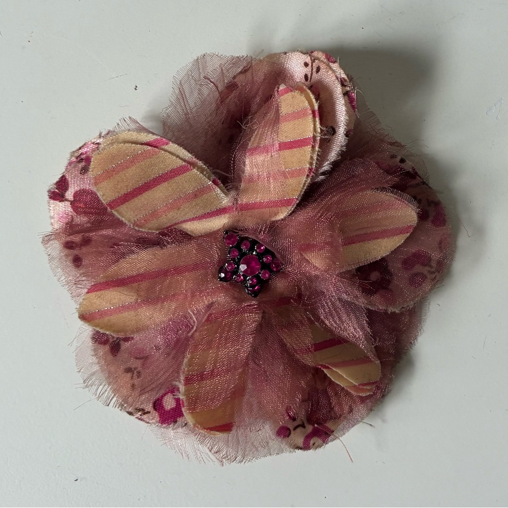 Vintage American Eagle Outfitters Burgundy Fabric Flower Pin or Clip